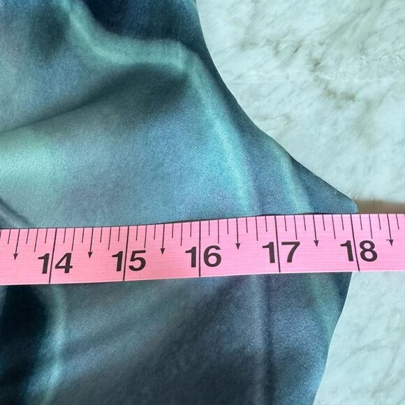 Elie Tahari Blouse Silk Sleeveless Blue Black Swirl Satin Abstract Top size M - Picture 5 of 8